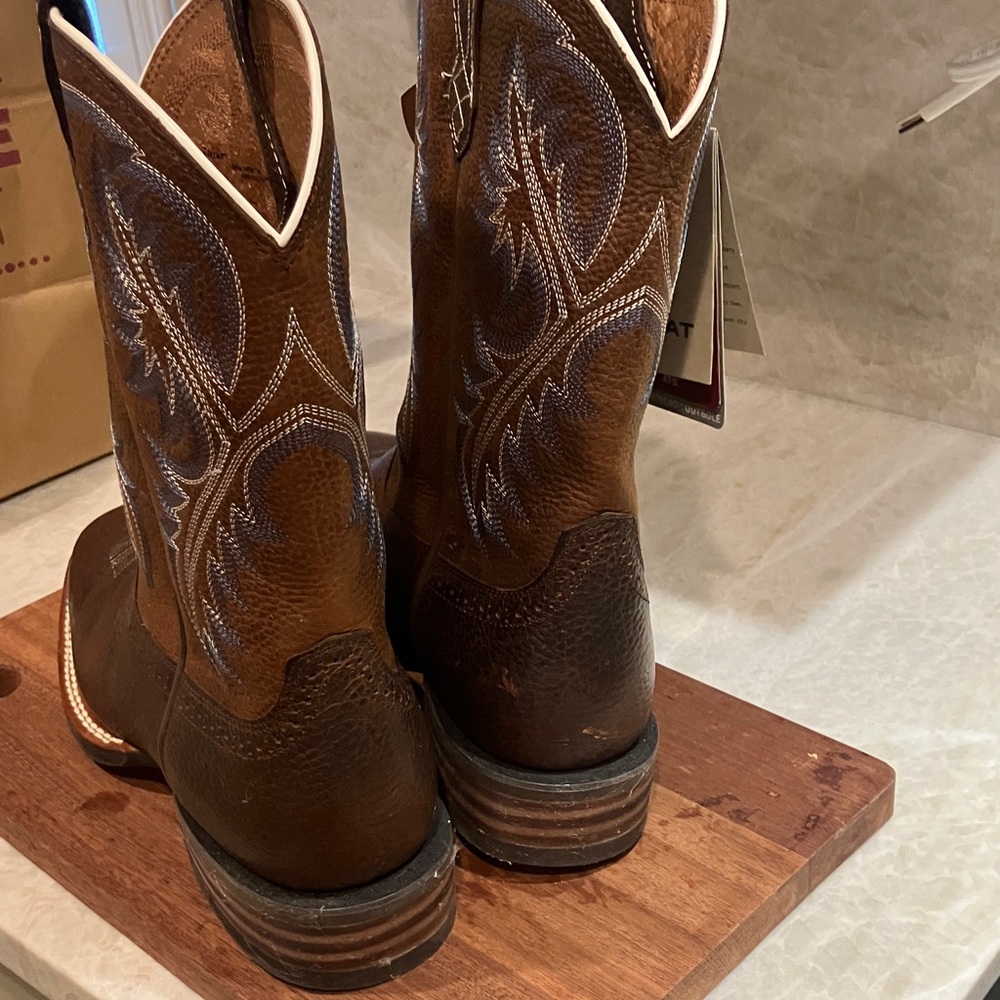 Ariat Brown Leather Western Cowboy Boots with Embroidered Shaft - Picture 3 of 5